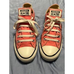 Converse Chuck Taylor All Star Low Tops in Carnival Pink- W:9, M:7